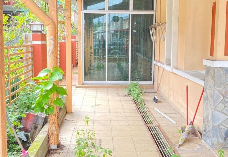 2-Storey Bungalow House for Sale