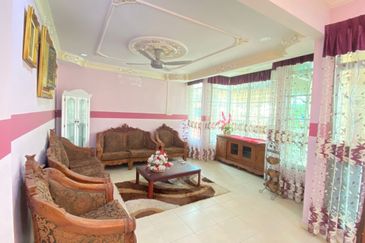 2-Storey Bungalow House for Sale