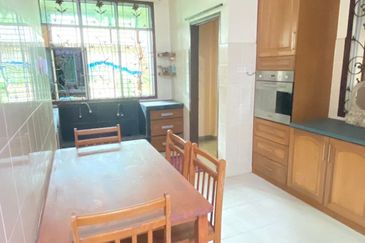 2-Storey Bungalow House for Sale