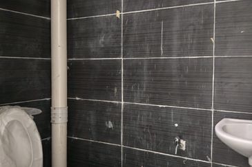 Hot Location 1st Floor Shop Office for Rent