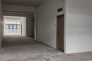 Hot Location 1st Floor Shop Office for Rent