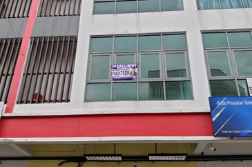 Hot Location 1st Floor Shop Office for Rent