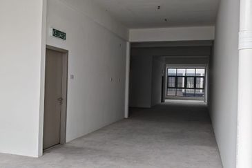 Hot Location 1st Floor Shop Office for Rent
