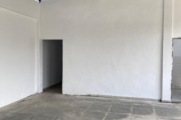 1.5 Storey Semi D Factory for Sale & Rent