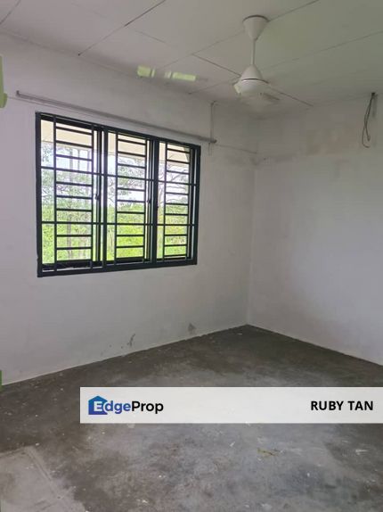 Taman Ehsan Jaya Sri Orkid Flat Original Unit Partial Furnished, Johor, Johor Bahru