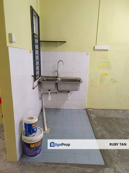 Taman Ehsan Jaya Sri Orkid Flat Original Unit Partial Furnished, Johor, Johor Bahru