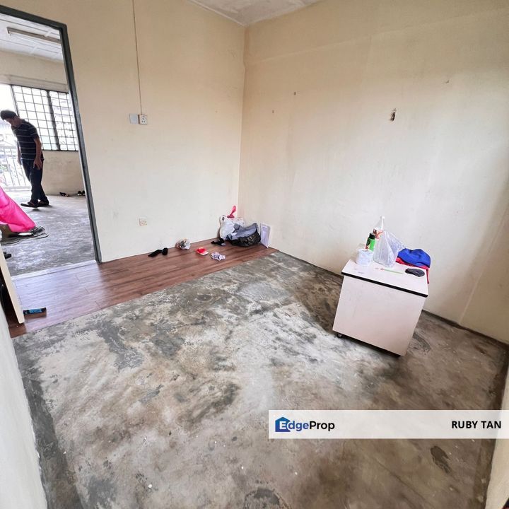 Taman Cendana Flat Pasir Gudang Two Bedrooms High Floor, Johor, Pasir Gudang