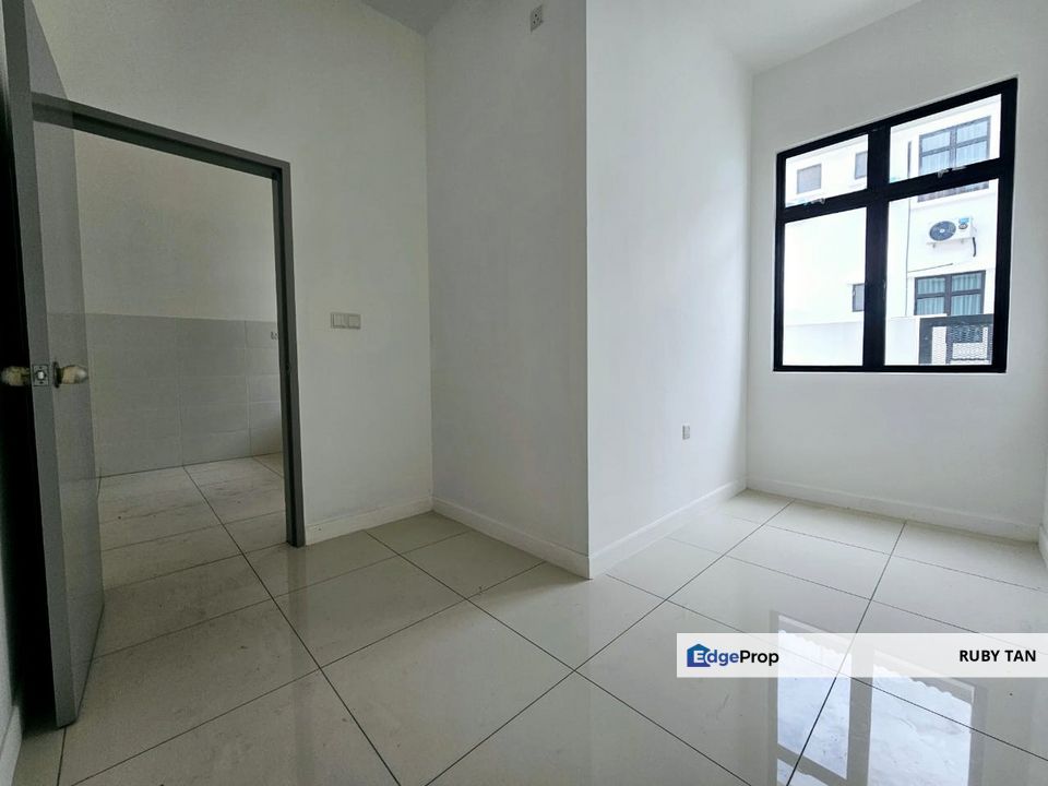 Bandar Dato Onn Double Storey Terrace House, Johor, Johor Bahru