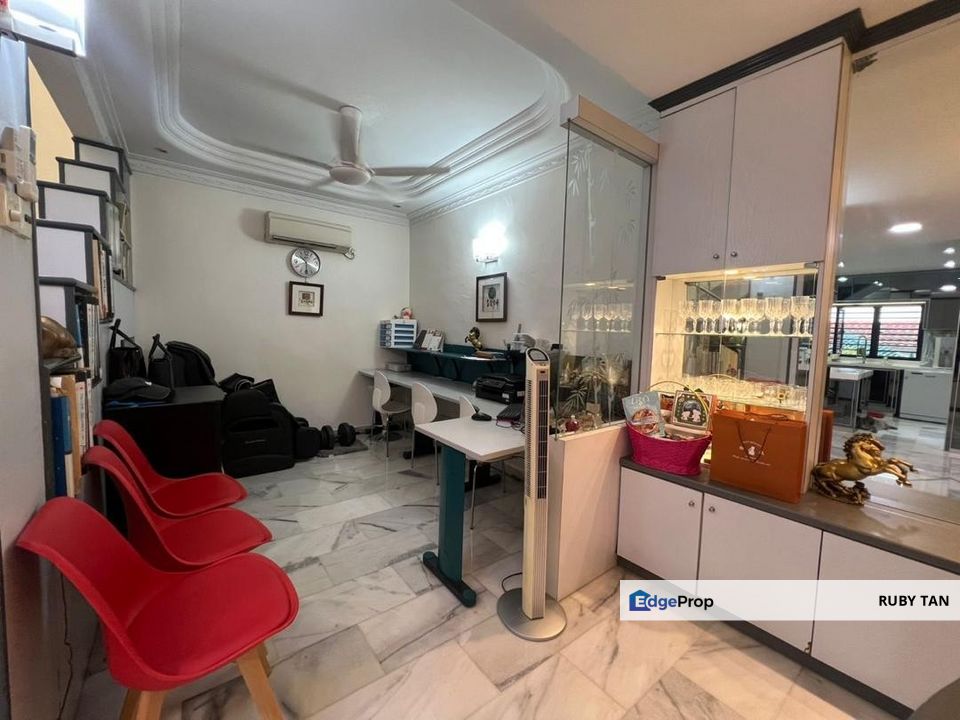 Taman Nong Chik Double Storey Semi D House Fully Renovated, Johor, Pontian