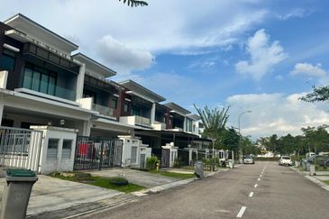 The Canal Garden North, Horizon Hills