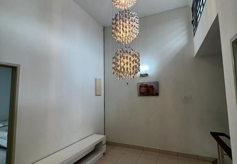 Maple Red, Adda Heights