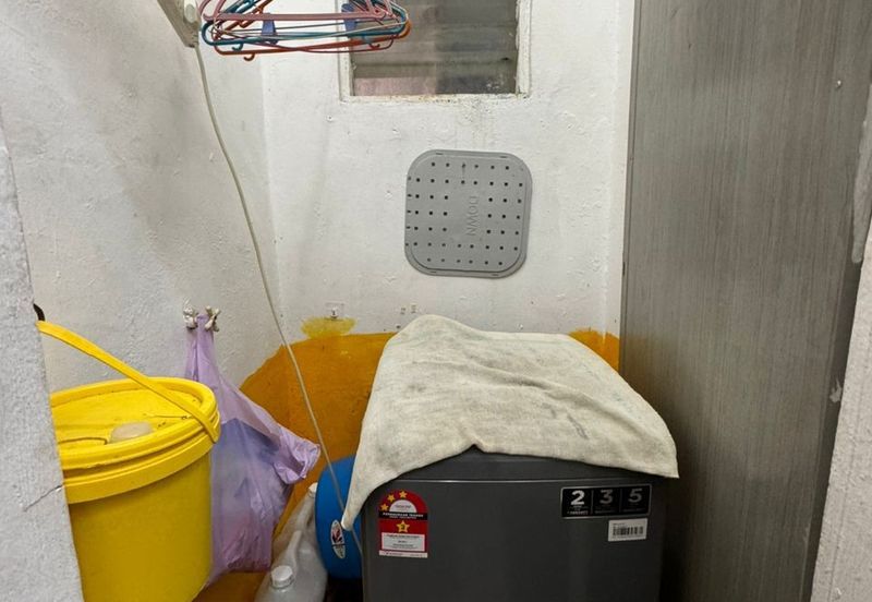 Taman Pulai Utama Flat