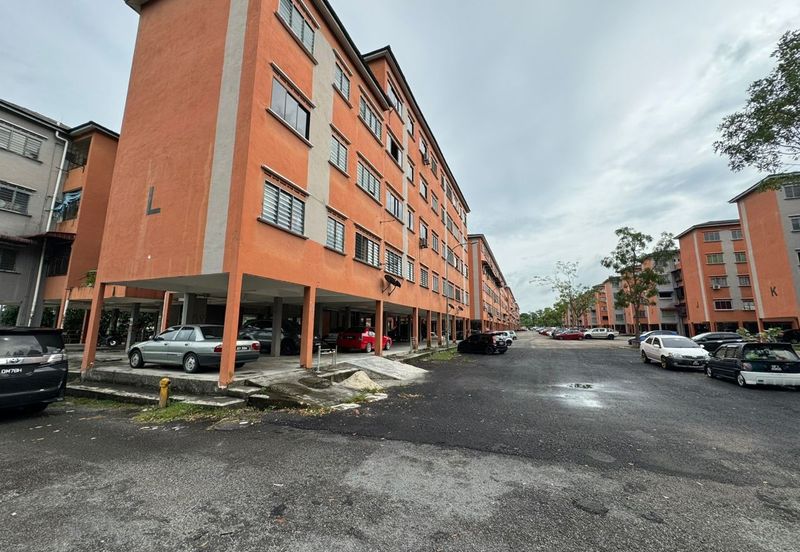 Taman Pulai Utama Flat