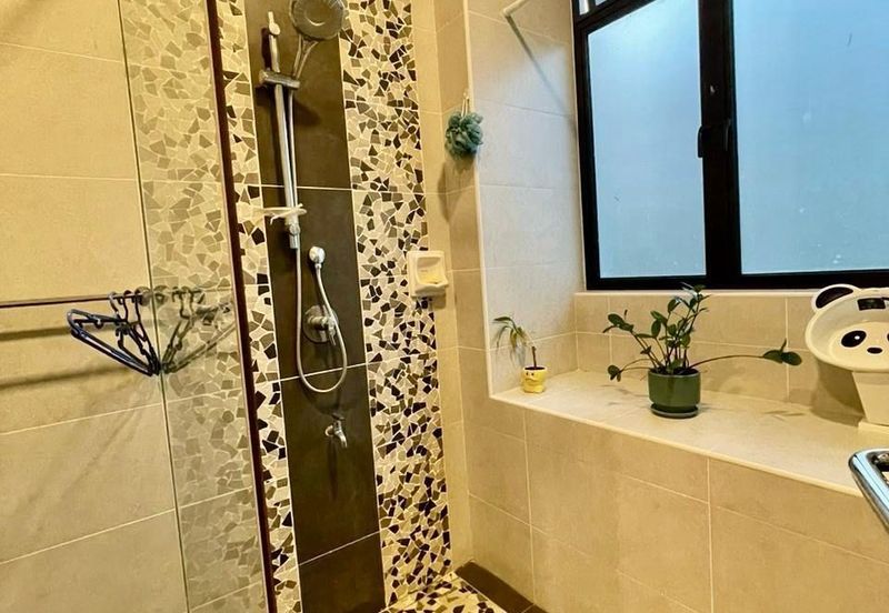 The Golf East Precint / Horizon Hills / 2.5-Storey Semi-D House