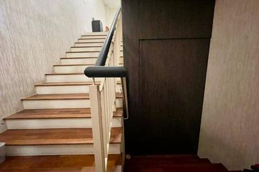 The Golf East Precint / Horizon Hills / 2.5-Storey Semi-D House