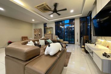 The Golf East Precint / Horizon Hills / 2.5-Storey Semi-D House