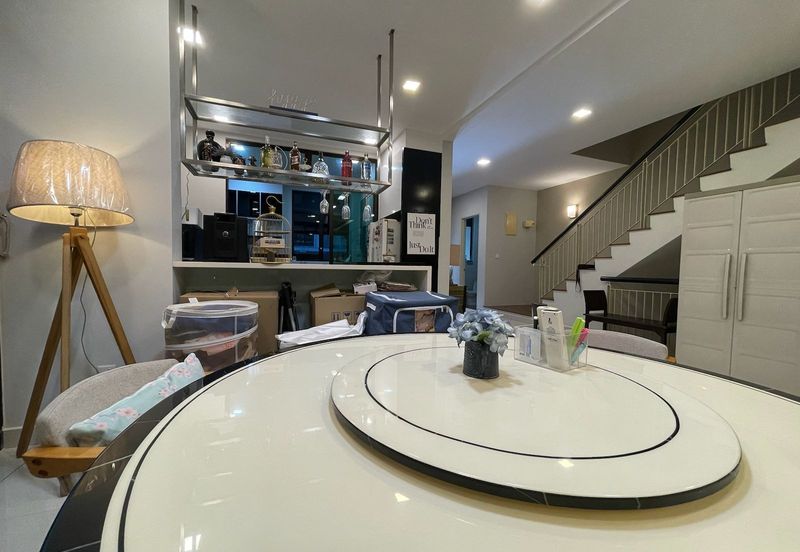 The Golf East Precint / Horizon Hills / 2.5-Storey Semi-D House