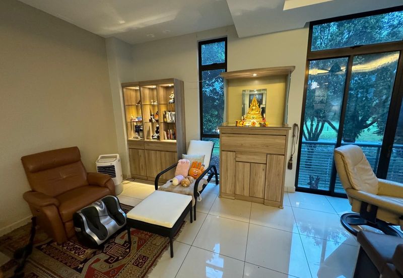 The Golf East Precint / Horizon Hills / 2.5-Storey Semi-D House