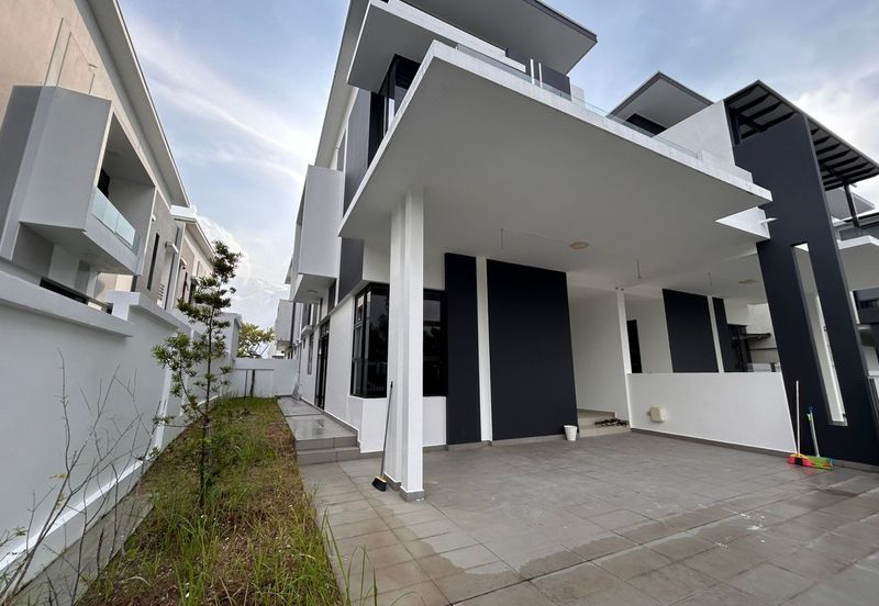 Garden Villa @ Bukit Indah 2