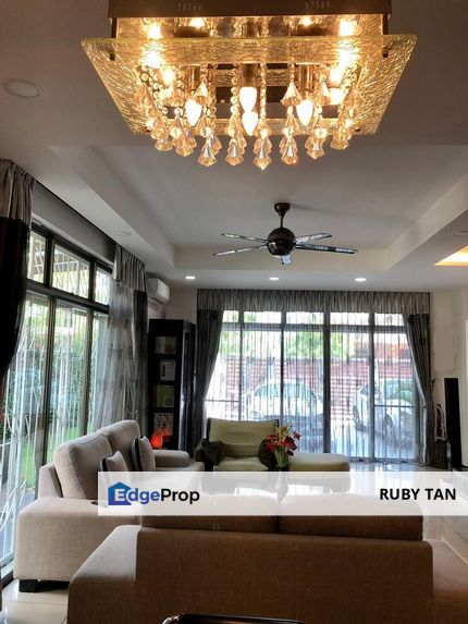 Taman Universiti @ Skudai / * Triple Storey Semi-D House / Fully Renovated, Johor, Skudai