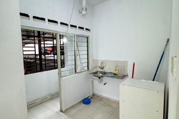 Taman Pulai Utama Flat