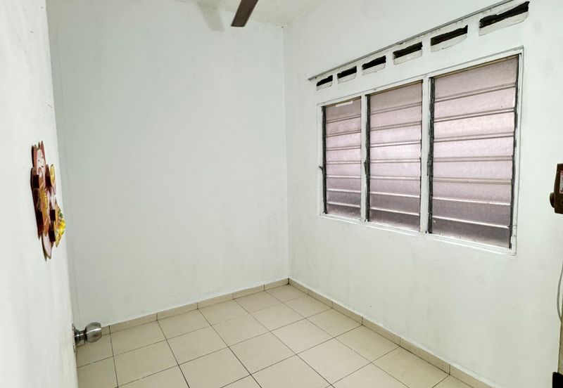 Taman Pulai Utama Flat