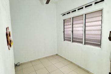 Taman Pulai Utama Flat