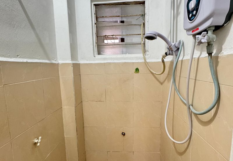 Taman Pulai Utama Flat