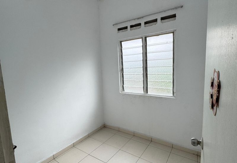 Taman Pulai Utama Flat