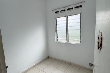 Taman Pulai Utama Flat