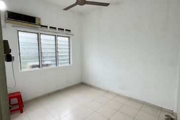 Taman Pulai Utama Flat