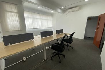 Taman Mount Austin Commercial