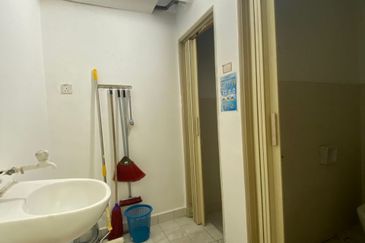 Taman Mount Austin Commercial