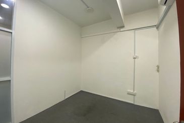 Taman Mount Austin Commercial