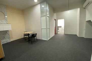 Taman Mount Austin Commercial