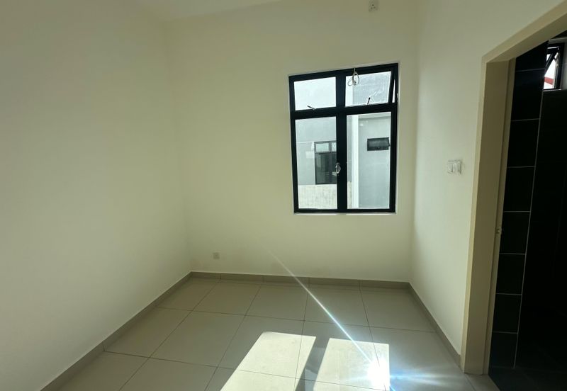 Jalan Mutiara Emas 2