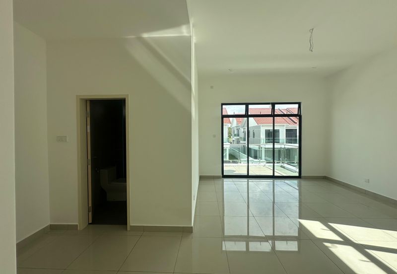 Jalan Mutiara Emas 2