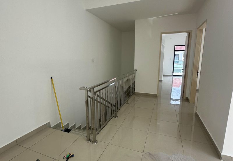 Jalan Mutiara Emas 2