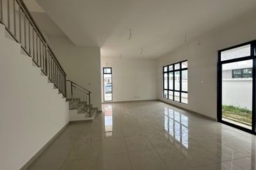 Jalan Mutiara Emas 2