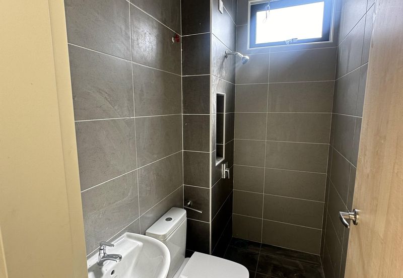 Jalan Mutiara Emas 2