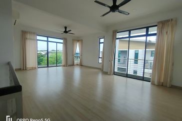 Jalan Harmonium 32/2