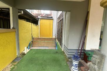 Jalan Austin Perdana 2/12