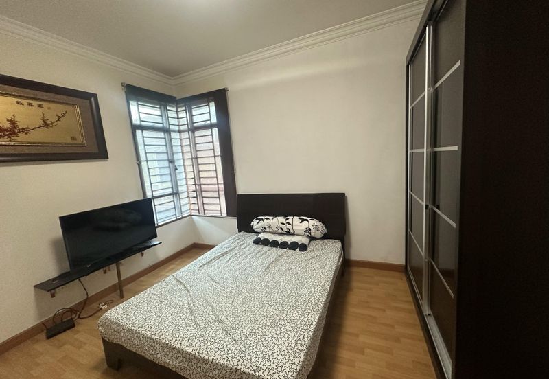 Jalan Austin Perdana 2/12