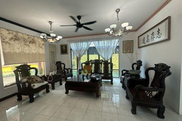 Jalan Austin Perdana 2/12