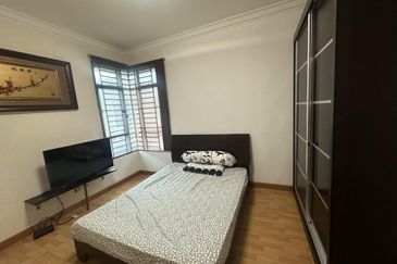 Jalan Austin Perdana 2/12