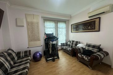 Jalan Austin Perdana 2/12