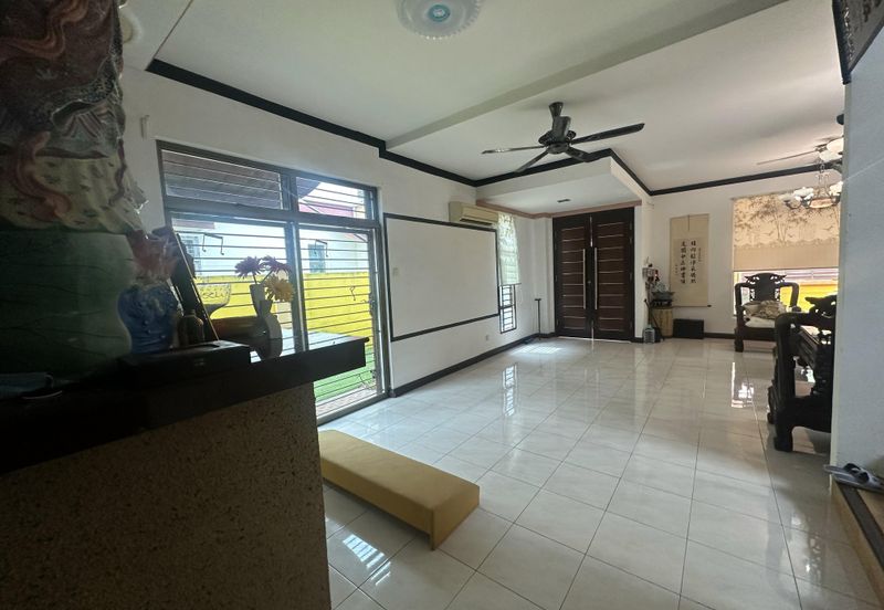 Jalan Austin Perdana 2/12