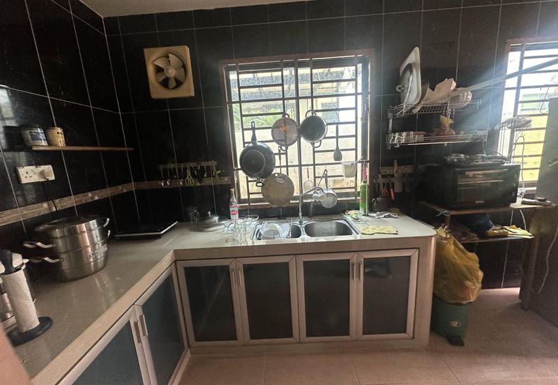 Jalan Austin Perdana 2/12