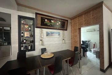 Jalan Austin Perdana 2/12