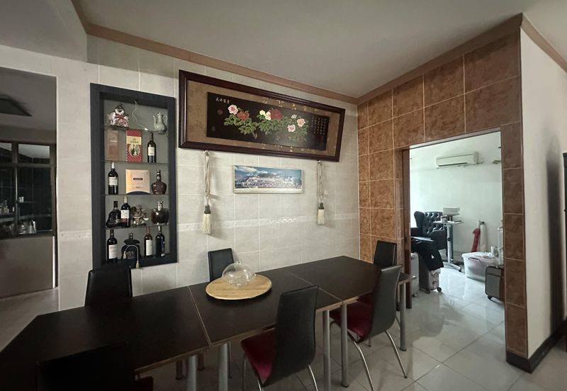 Jalan Austin Perdana 2/12